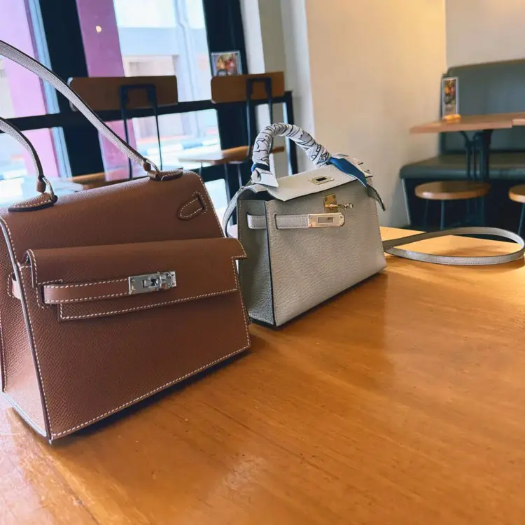 Replica Size Comparison: Kelly en Desordre vs Kelly 32 Kelly en Desordre vs Classic Kelly 32 Size Comparison - Replica Handbags