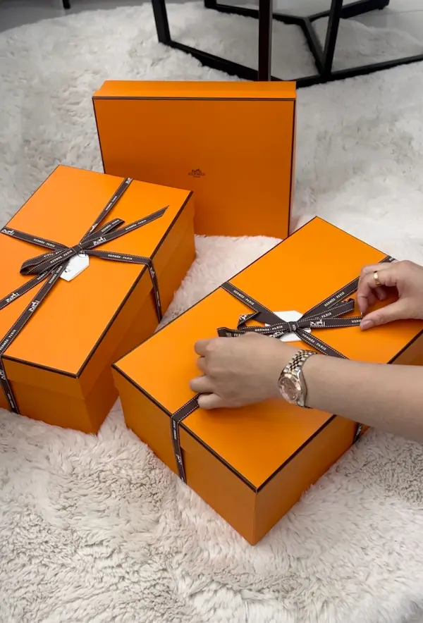 Authentic-style presentation for panda color Bouncing replicas Hermes replica shoebox with branded tissue paper - collector's edition packaging