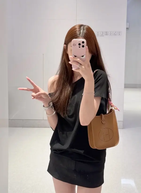 Gold Hermes Evelyne Replica Summer Styling Inspiration Gold brown Evelyne TPM replica worn crossbody with summer outfit