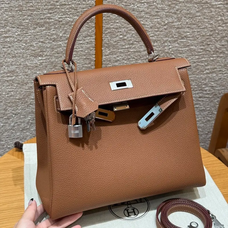 Real vs Fake Hermes Guide: Kelly 28cm Togo Leather Texture Detail How To Spot A Fake Birkin Bag: Genuine Hermes Kelly 28cm Gold Brown Togo Leather