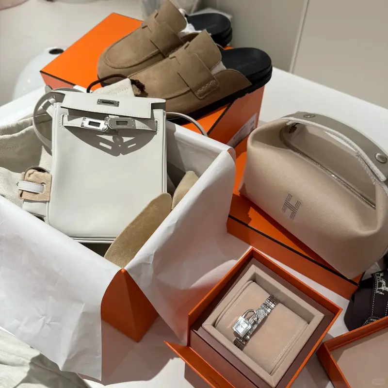 White Replica Hermes Kelly Jump with Silver Hardware Crisp White Hermes Kelly Jump Backpack Replica with Silver Hardware on a clean background