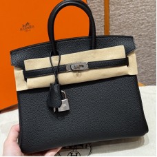 Best replica Hermes black Birkin 25 with pristine silver hardware on the front clasp