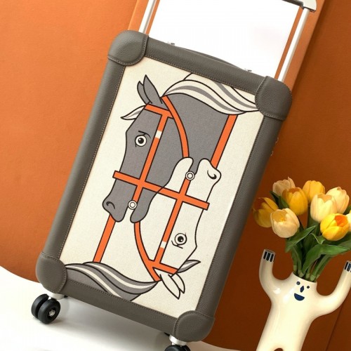 Replica Hermes R.M.S Cabin Suitcase - Etain Luggage Front View Replica Hermes R.M.S Cabin Suitcase in Etain color with iconic hardware.