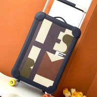 Replica Hermes R.M.S Cabin Suitcase - Etain Luggage Front View Replica Hermes R.M.S Cabin Suitcase in Etain color with iconic hardware.