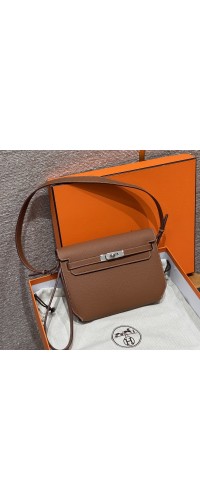 Hermes Kelly Depeches 25 Pouch in Gold Calfskin