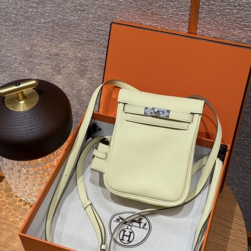 Replica Hermes Kelly Jump Backpack in Jaune Milton Swift - Free shipping Replica Hermes Kelly Jump Backpack in Jaune Milton Swift - Top high quality replica